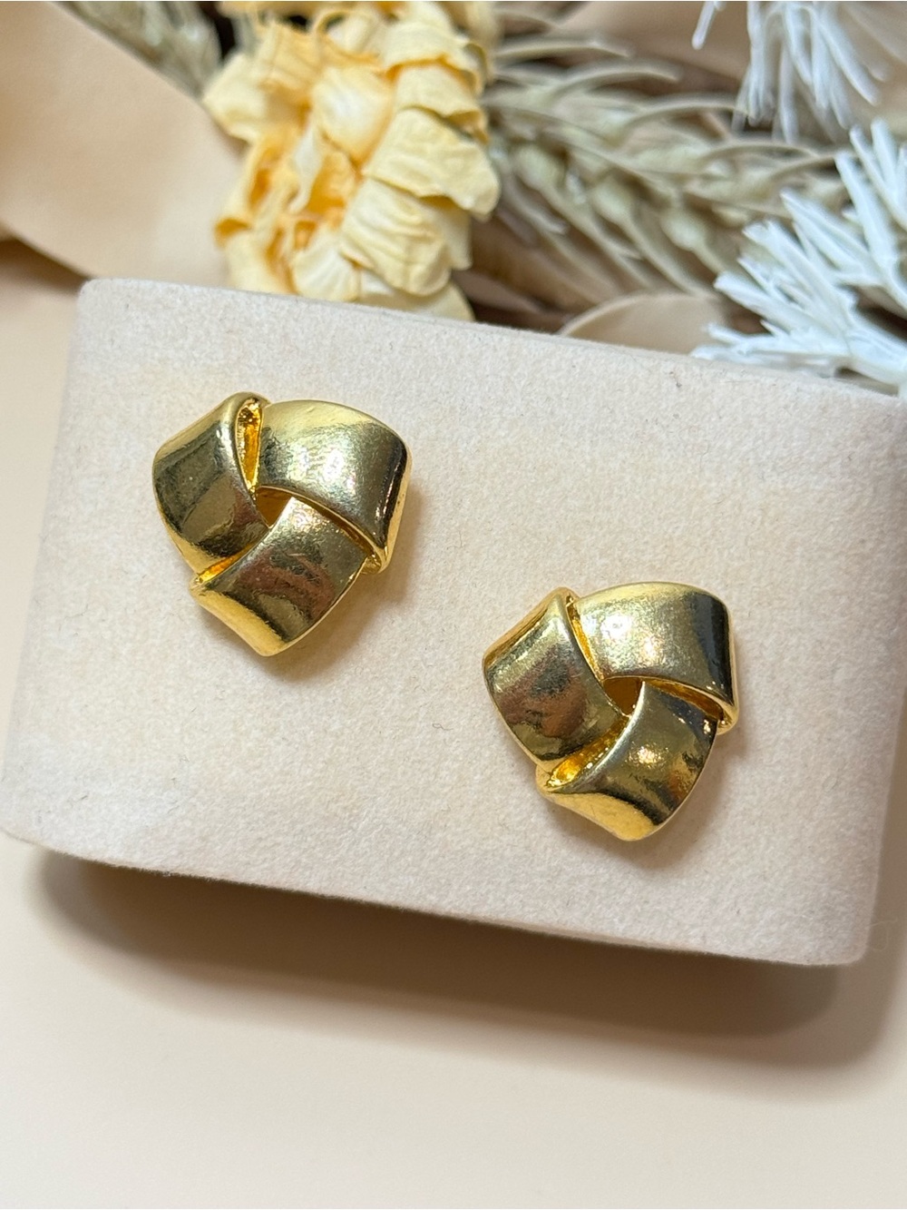 Vintage Gold Tone Geometric Knot Statement Stud Earrings Retro 80s Style